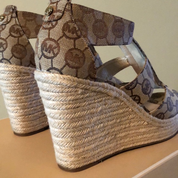 Michael Kors - Picture 6 of 7